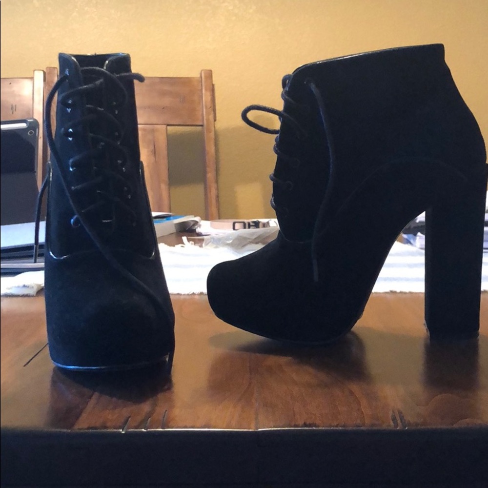 Shelly’s London bootie - Picture 2 of 4